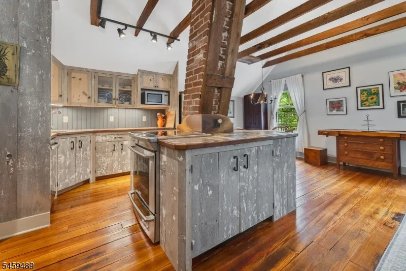 152 Route 627 Pohatcong, NJ 08865