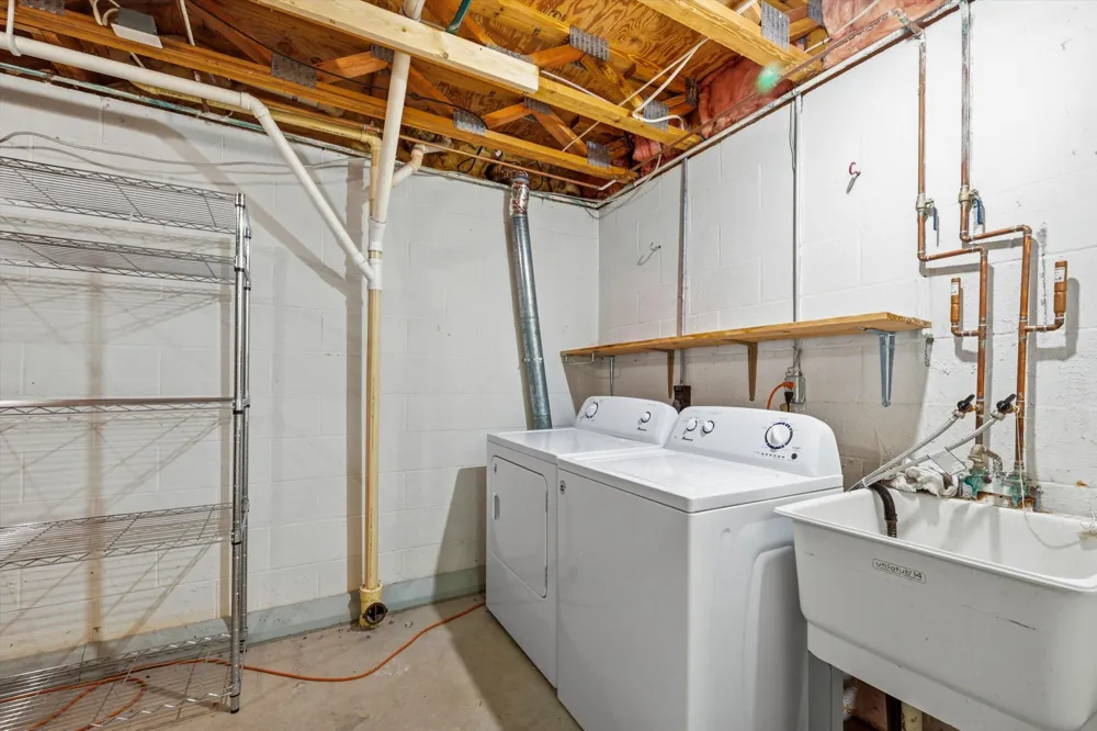2031 Pauline Court Ann Arbor, MI 48103