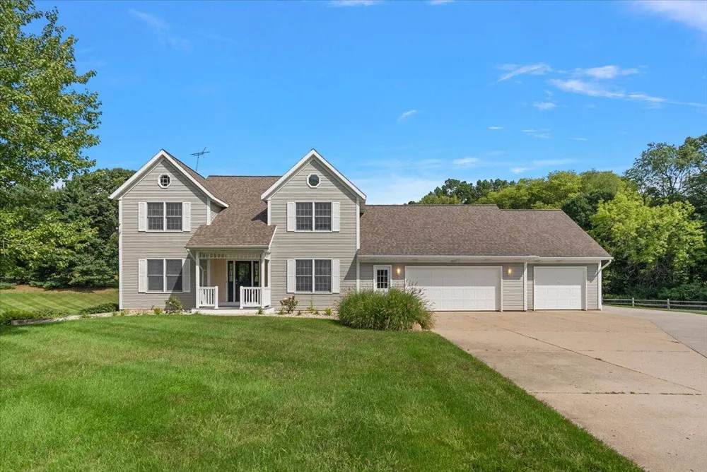 1977 Post Drive NE Belmont, MI 49306