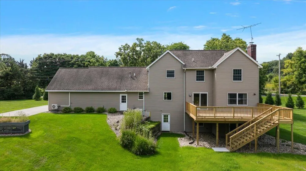 1977 Post Drive NE Belmont, MI 49306