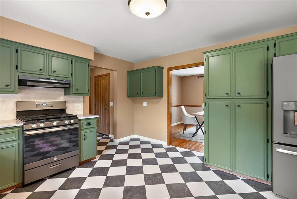 1977 Post Drive NE Belmont, MI 49306