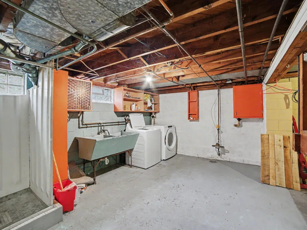 2240 Miner Avenue Muskegon, MI 49441