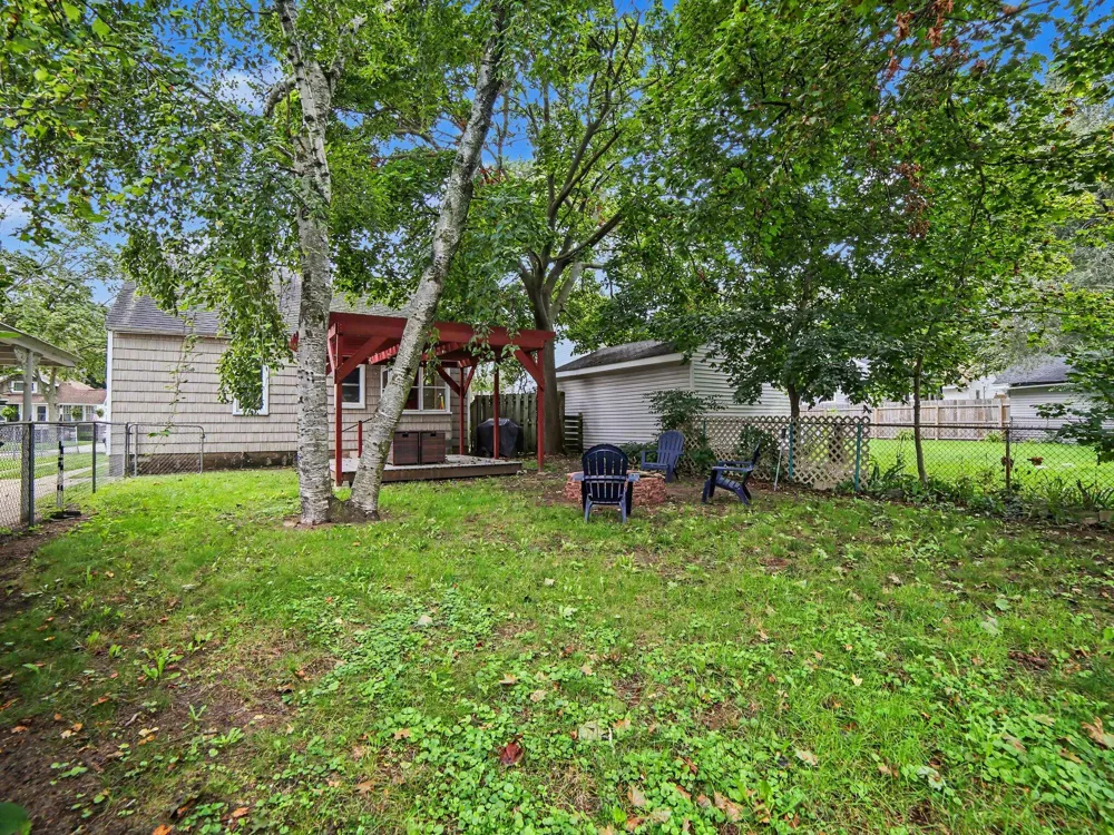2240 Miner Avenue Muskegon, MI 49441