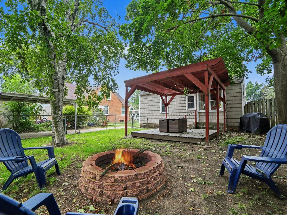 2240 Miner Avenue Muskegon, MI 49441