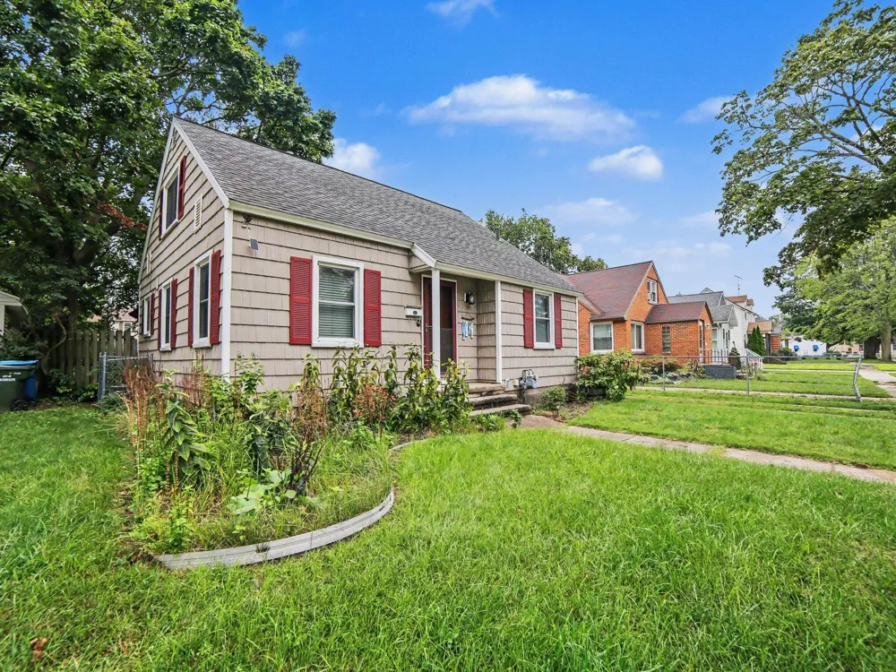 2240 Miner Avenue Muskegon, MI 49441