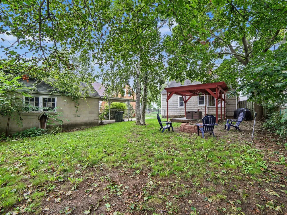 2240 Miner Avenue Muskegon, MI 49441