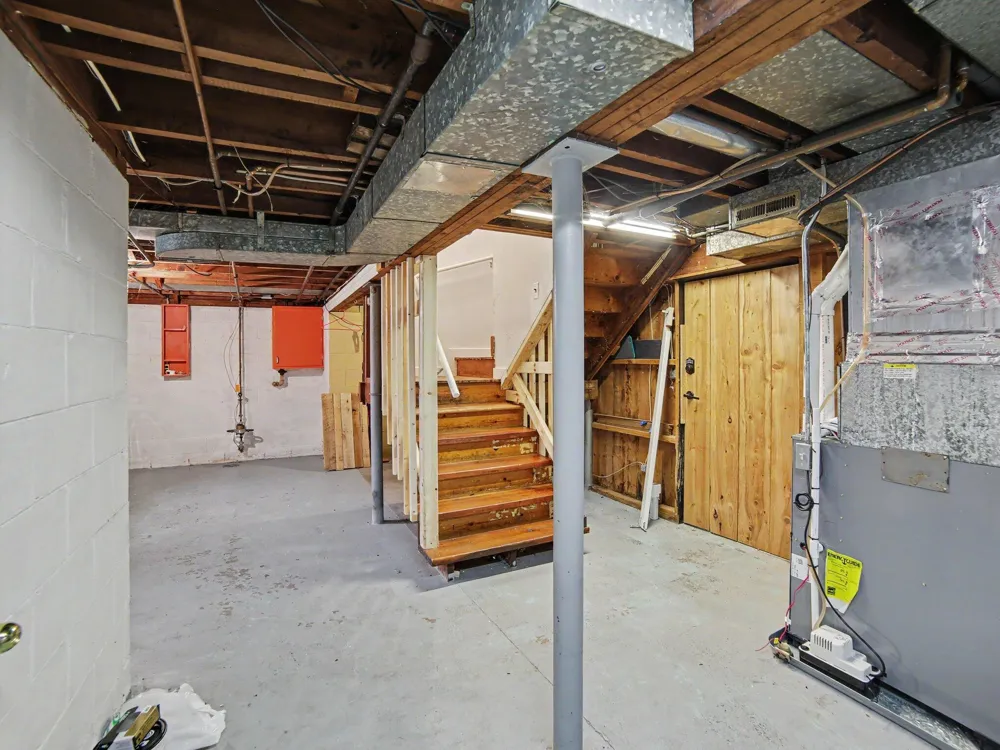 2240 Miner Avenue Muskegon, MI 49441