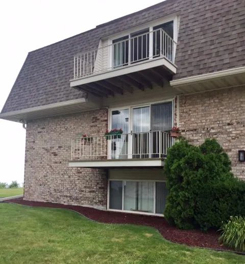 3612 Lakeshore Drive #D12