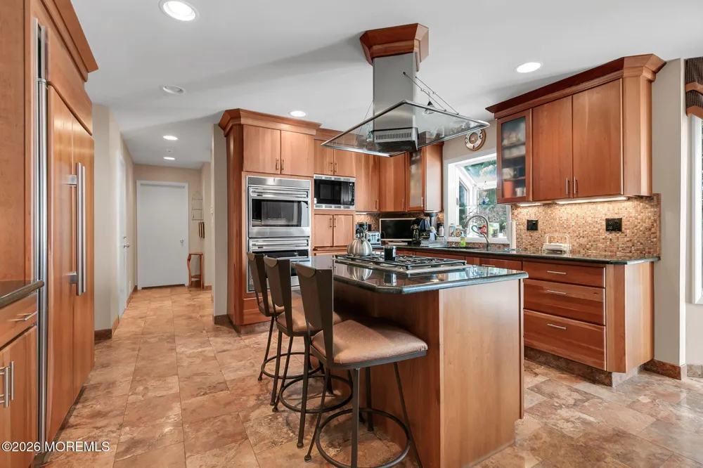 7 Monroe Drive Marlboro, NJ 07746
