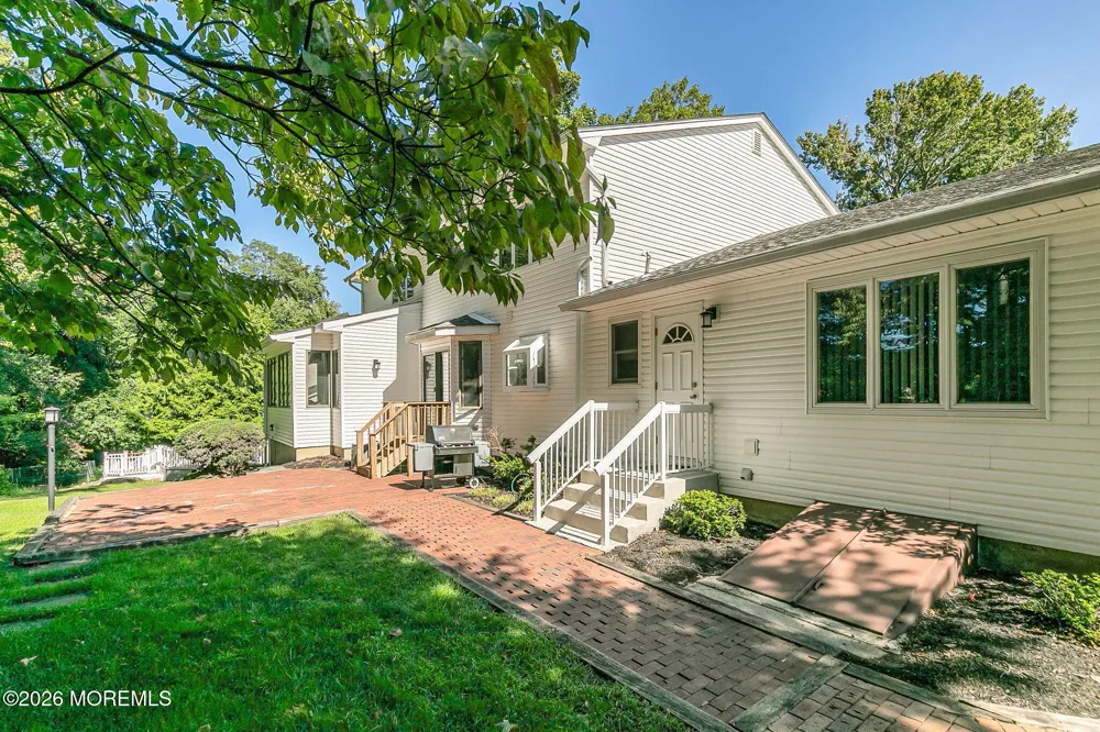 7 Monroe Drive Marlboro, NJ 07746