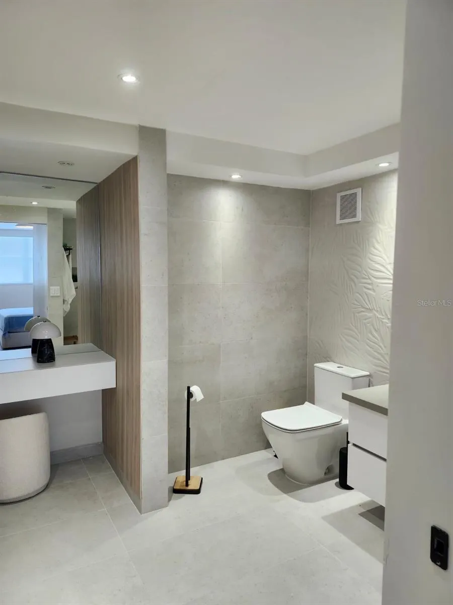 Condominio PLAYA DORADA #A-307 Carolina, PR 00979