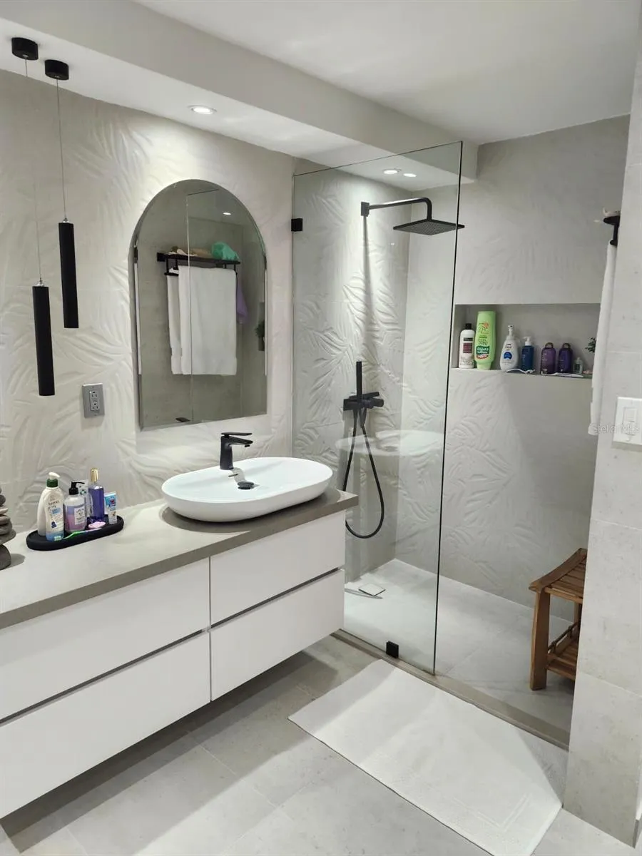 Condominio PLAYA DORADA #A-307 Carolina, PR 00979