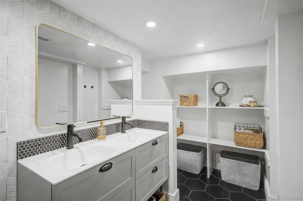 2051 S Sherman Street Denver, CO 80210