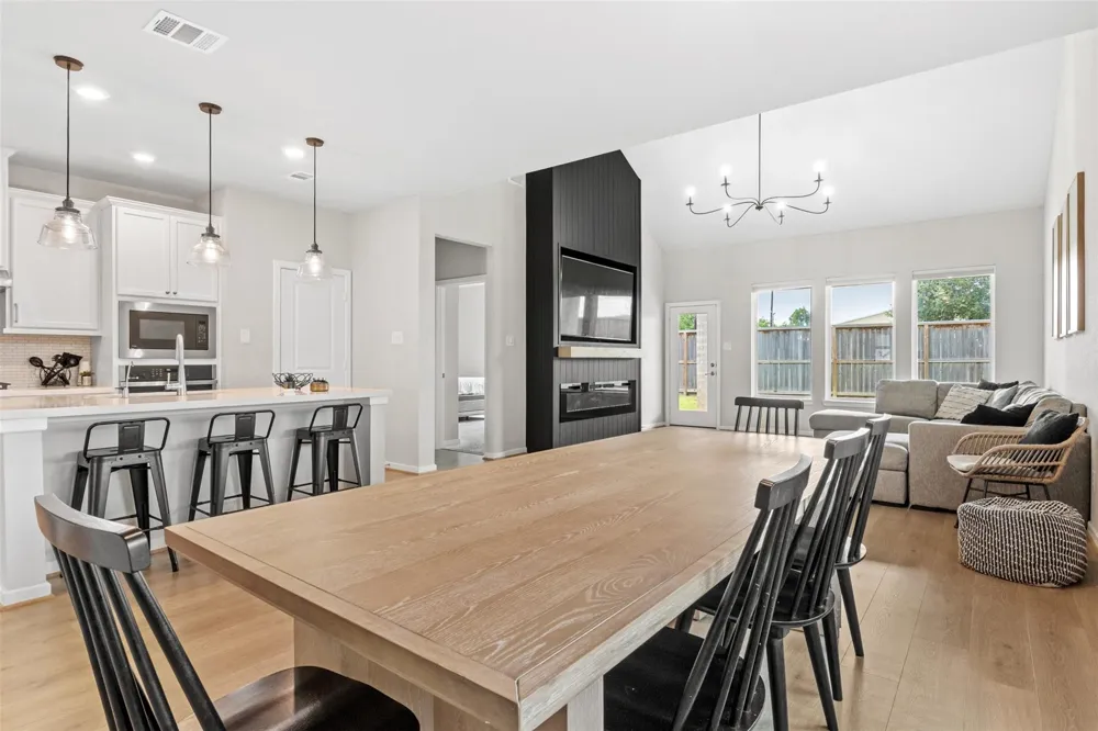 22115 Palo Dura Lane Tomball, TX 77375