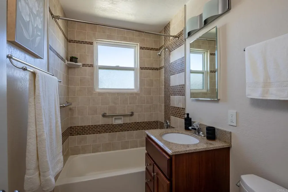 6367 Cleo Street San Diego, CA 92115