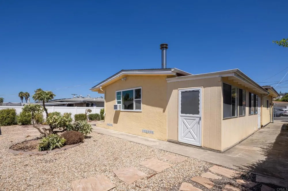 6367 Cleo Street San Diego, CA 92115