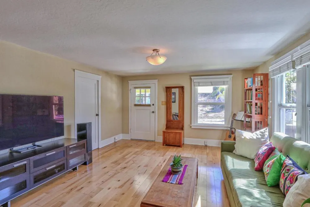 129 May Avenue Santa Cruz, CA 95062