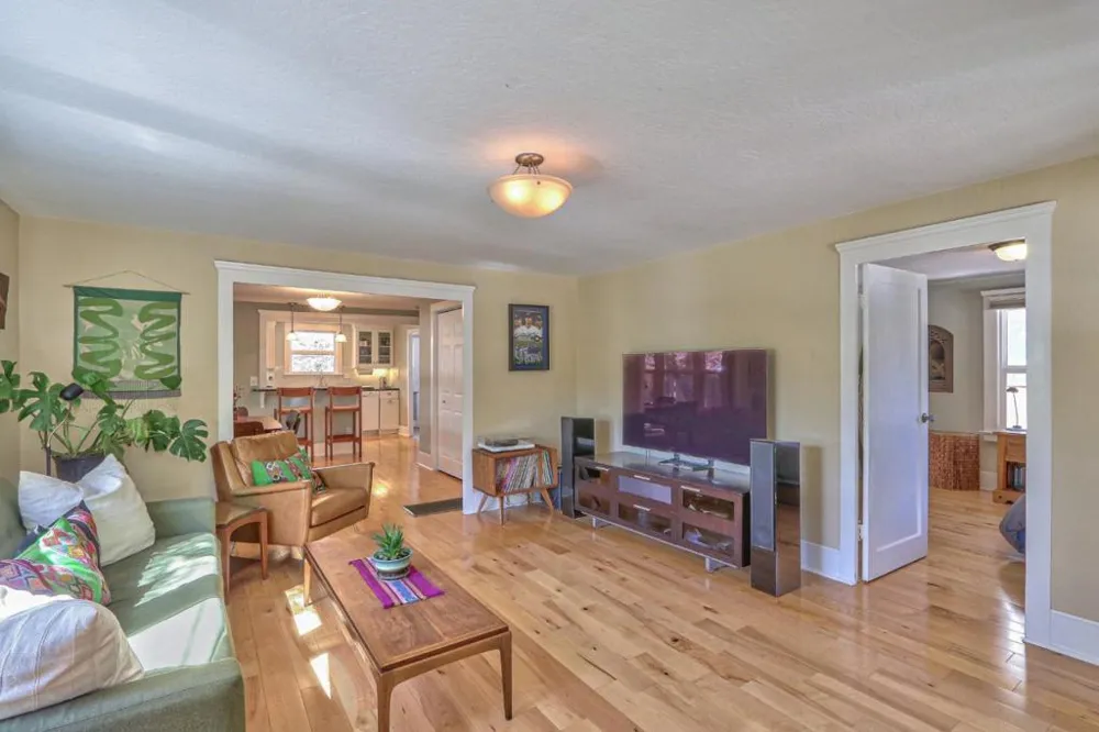 129 May Avenue Santa Cruz, CA 95062