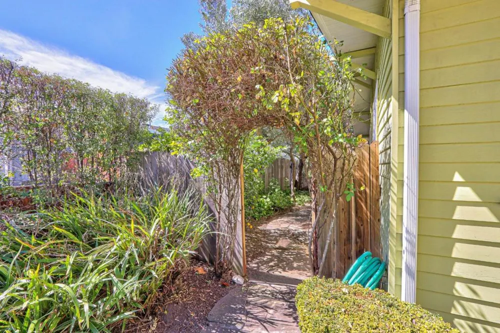 129 May Avenue Santa Cruz, CA 95062