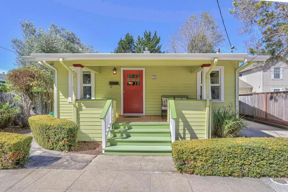 129 May Avenue Santa Cruz, CA 95062