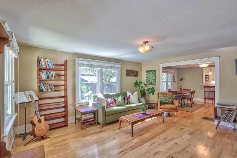 129 May Avenue Santa Cruz, CA 95062