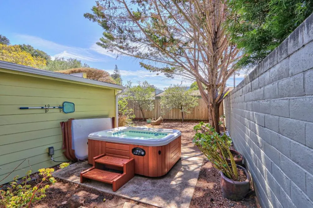 129 May Avenue Santa Cruz, CA 95062