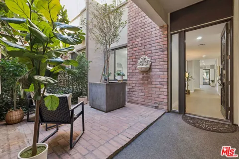141 S Linden Drive #104