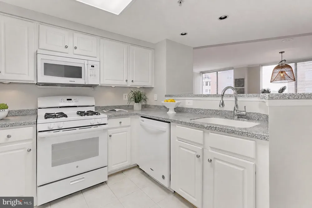3835 9TH STREET #603E Arlington, VA 22203
