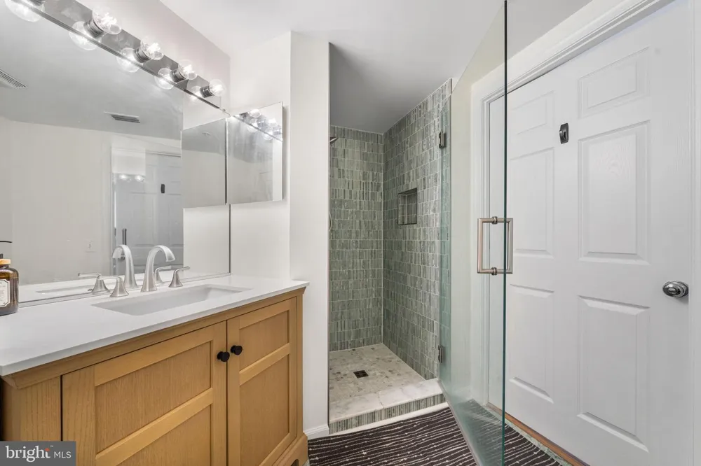 3835 9TH STREET #603E Arlington, VA 22203
