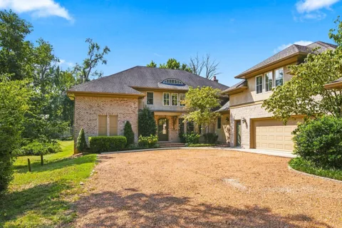 203B Woodmont Cir