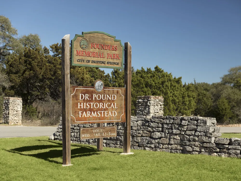 261 Sue Peaks Loop Dripping Springs, TX 78620
