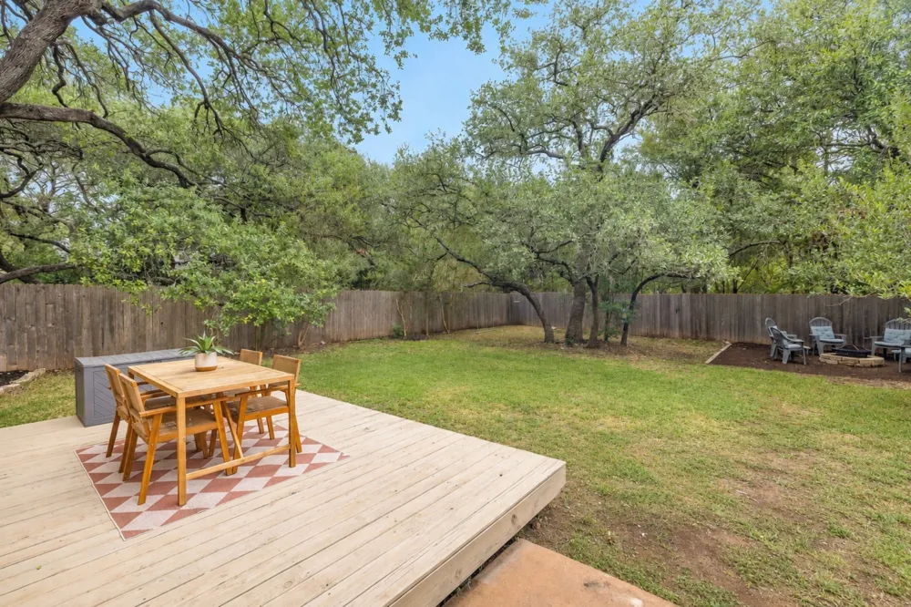 8005 Doe Meadow Drive Austin, TX 78749