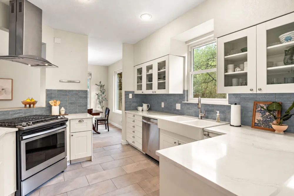 8005 Doe Meadow Drive Austin, TX 78749