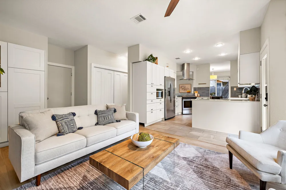 8005 Doe Meadow Drive Austin, TX 78749