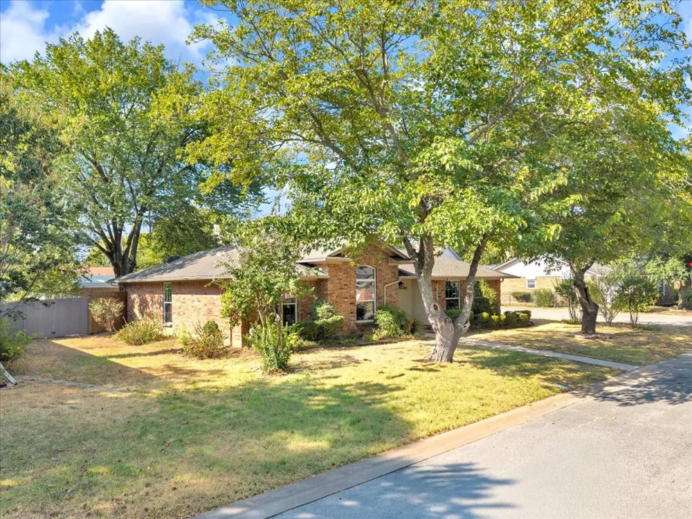 701 E Jacob Street Pilot Point, TX 76258