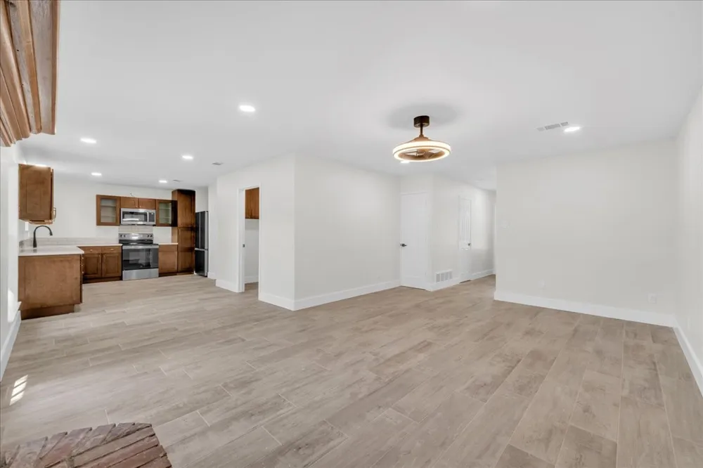 701 E Jacob Street Pilot Point, TX 76258
