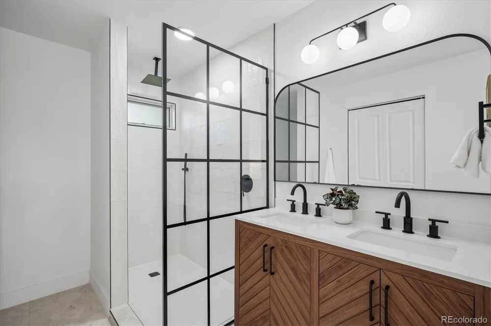 4777 S Nelson Street Littleton, CO 80127