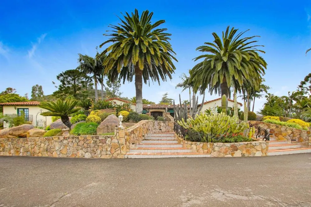 16757 Old Guejito Grade Road Escondido, CA 92027