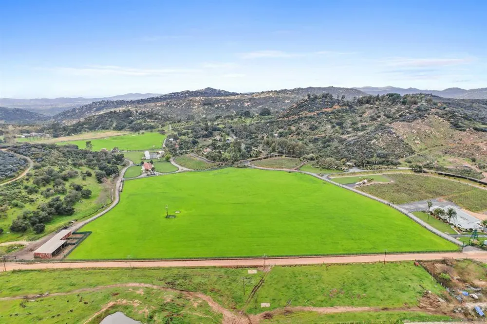 16757 Old Guejito Grade Road Escondido, CA 92027