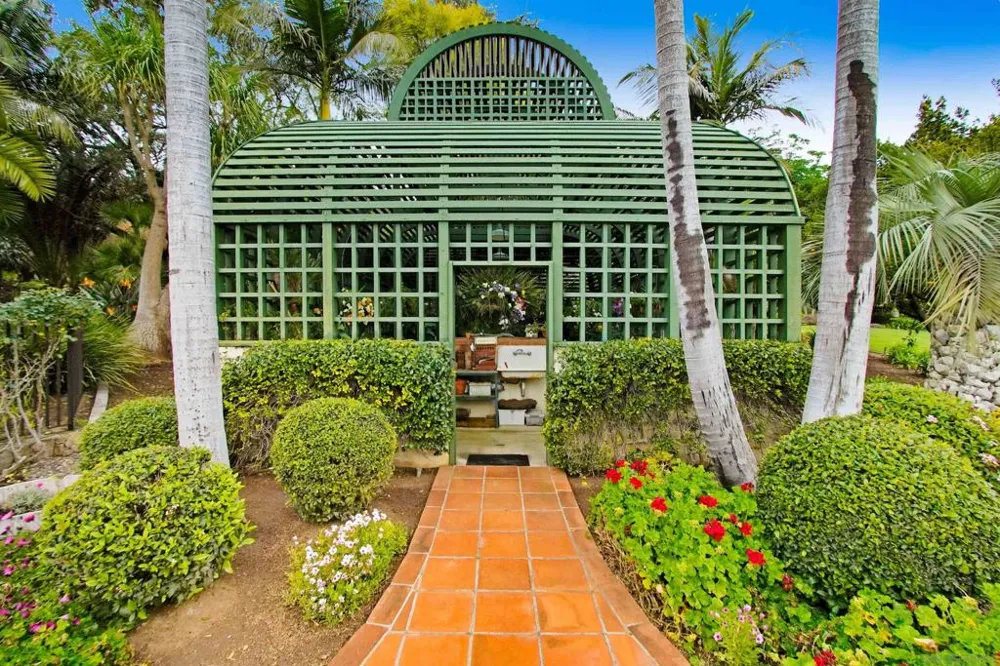 16757 Old Guejito Grade Road Escondido, CA 92027