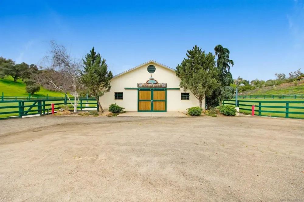 16757 Old Guejito Grade Road Escondido, CA 92027