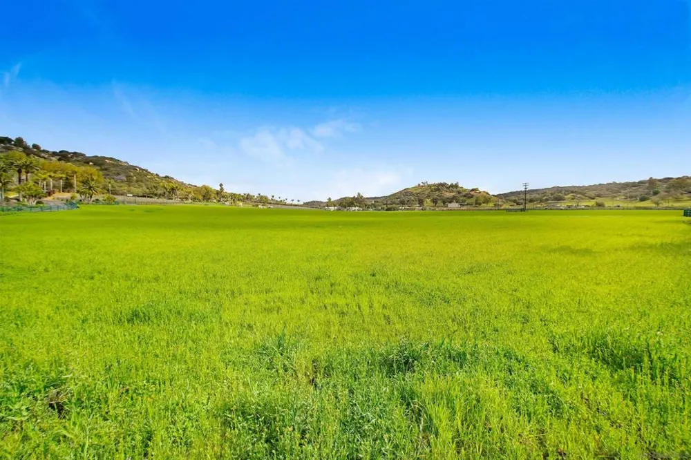 16757 Old Guejito Grade Road Escondido, CA 92027