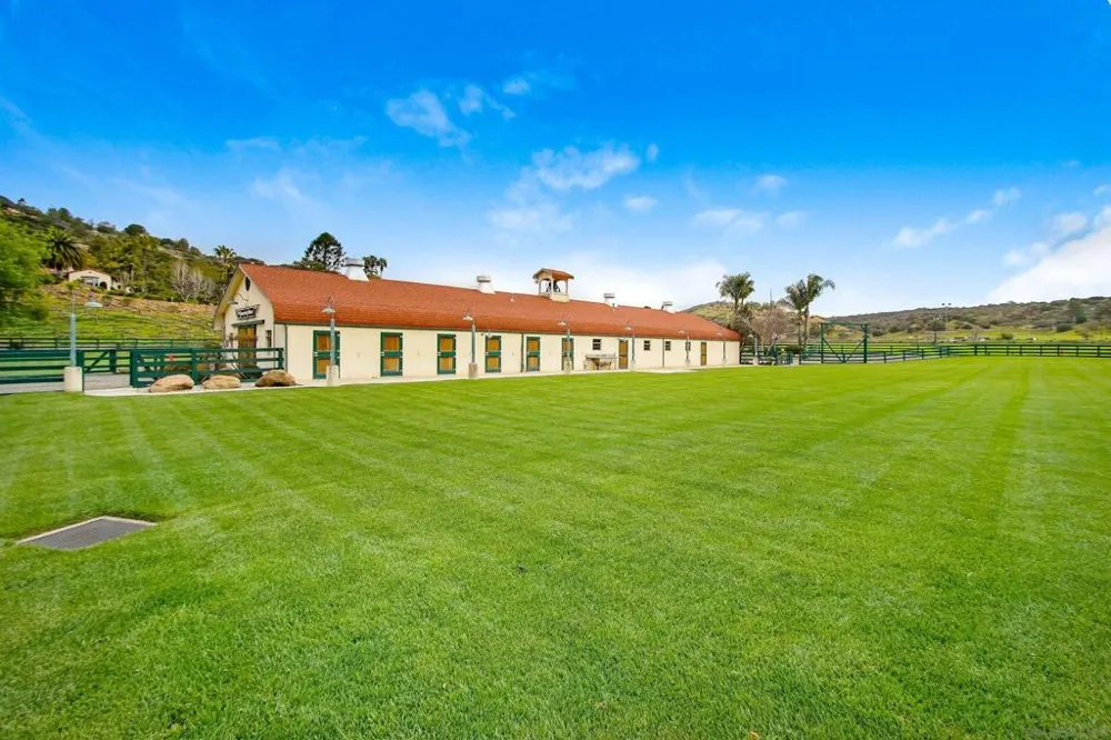 16757 Old Guejito Grade Road Escondido, CA 92027