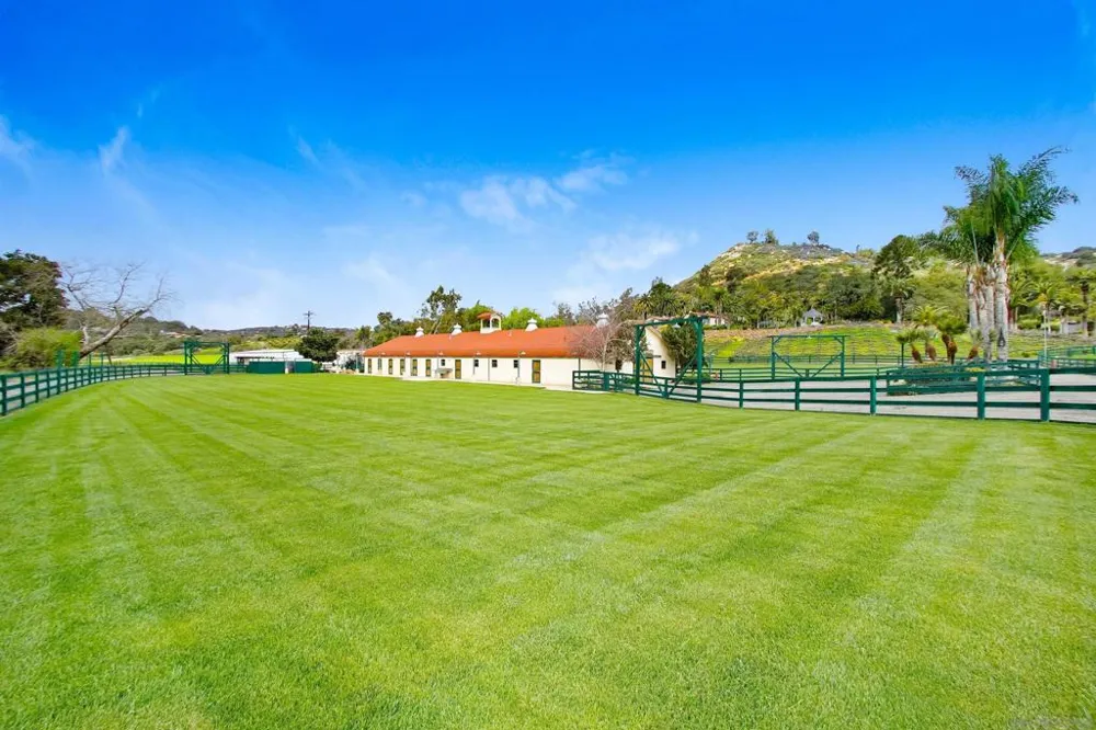 16757 Old Guejito Grade Road Escondido, CA 92027