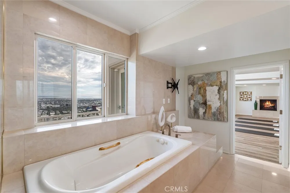 8527 Hedges Way Los Angeles, CA 90069