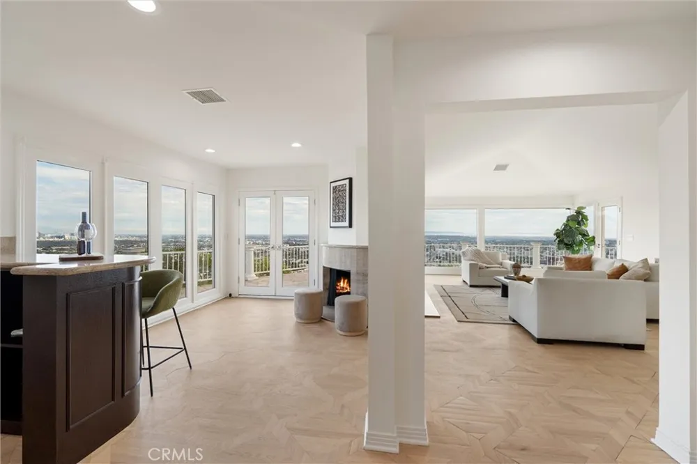 8527 Hedges Way Los Angeles, CA 90069