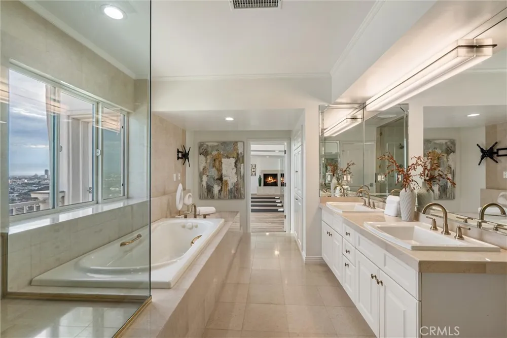 8527 Hedges Way Los Angeles, CA 90069