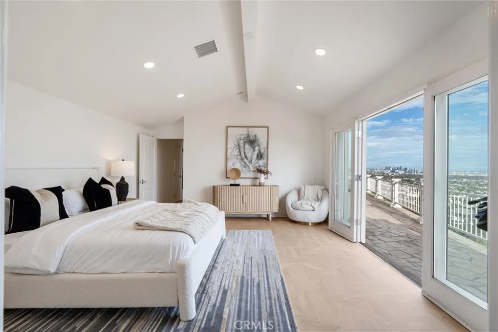 8527 Hedges Way Los Angeles, CA 90069