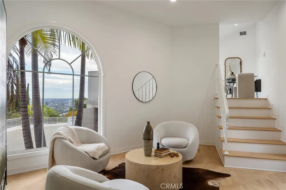 8527 Hedges Way Los Angeles, CA 90069