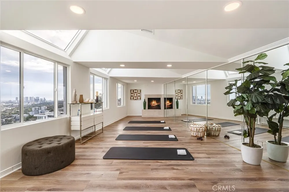 8527 Hedges Way Los Angeles, CA 90069